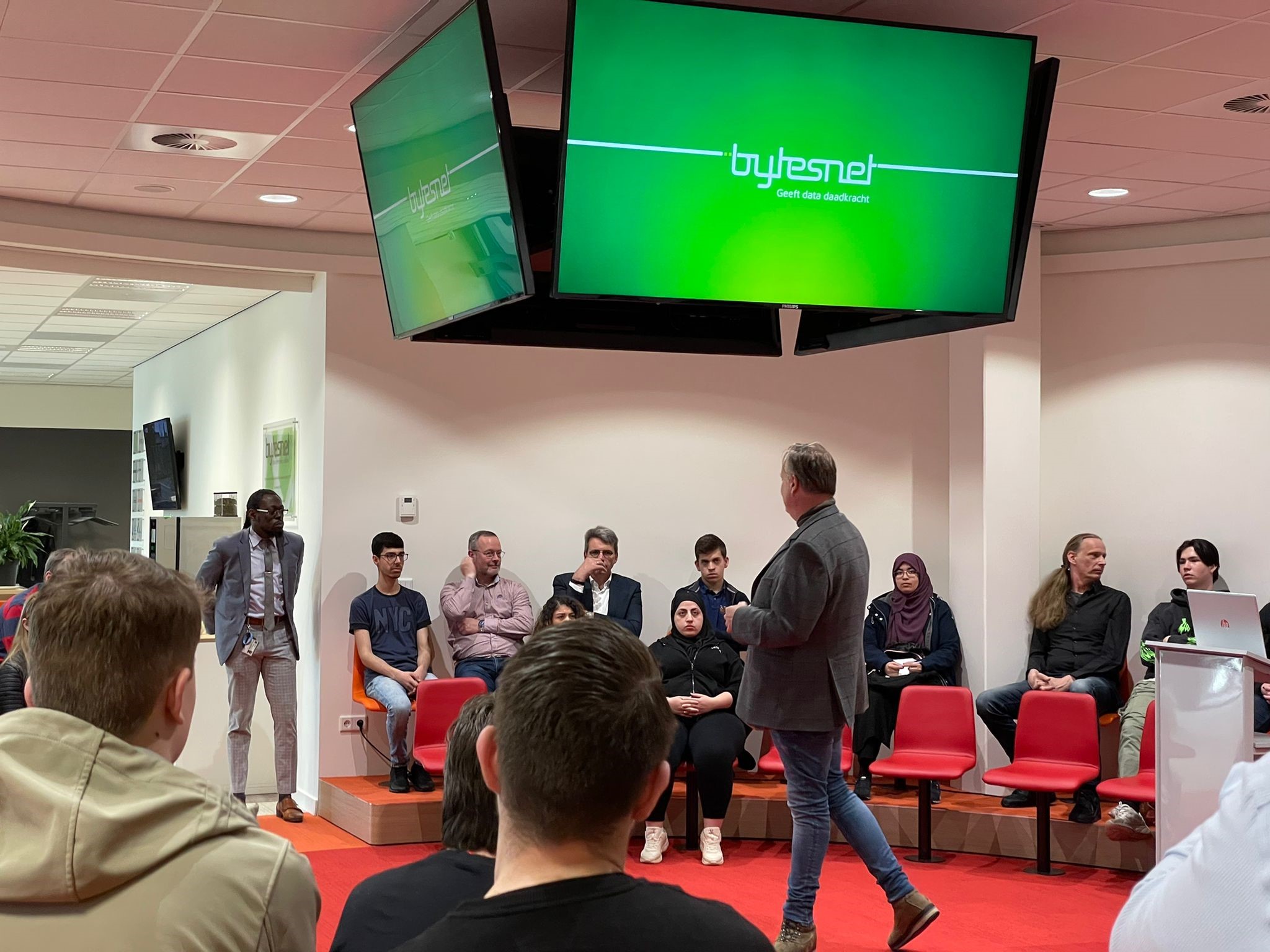 Bezoek Techniek College Rotterdam Aan D’ROOT - Bytesnet